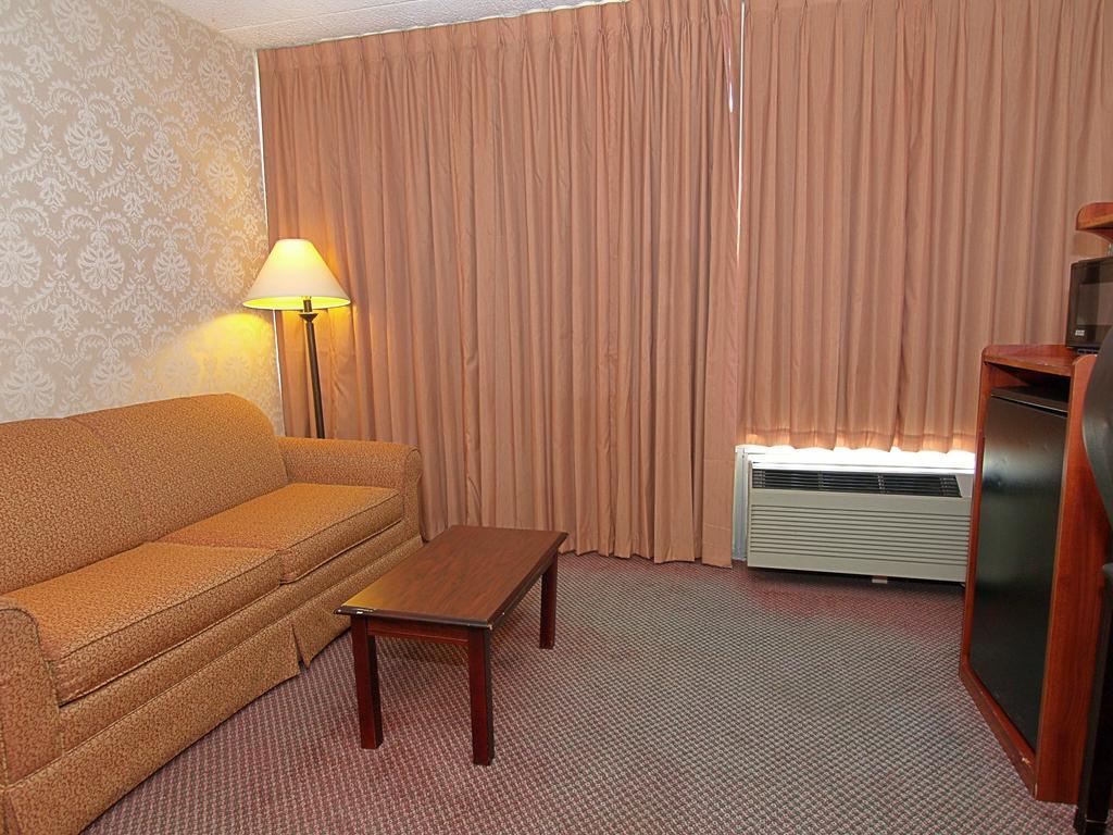 Days Inn イーストン エクステリア 写真
